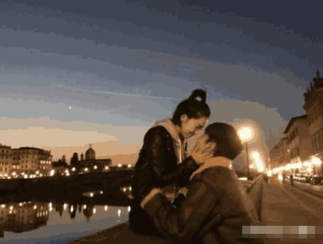 杨紫秦俊杰和平分手有猫腻? 删微博引发网友谩骂: 渣男!