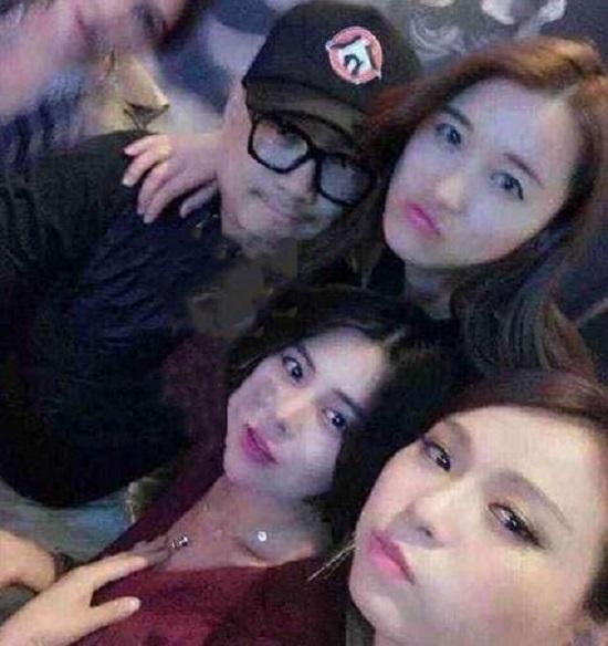 卓伟再曝“模范夫妻”出轨罪证, 一线女星深受牵连, 网友: 一山不