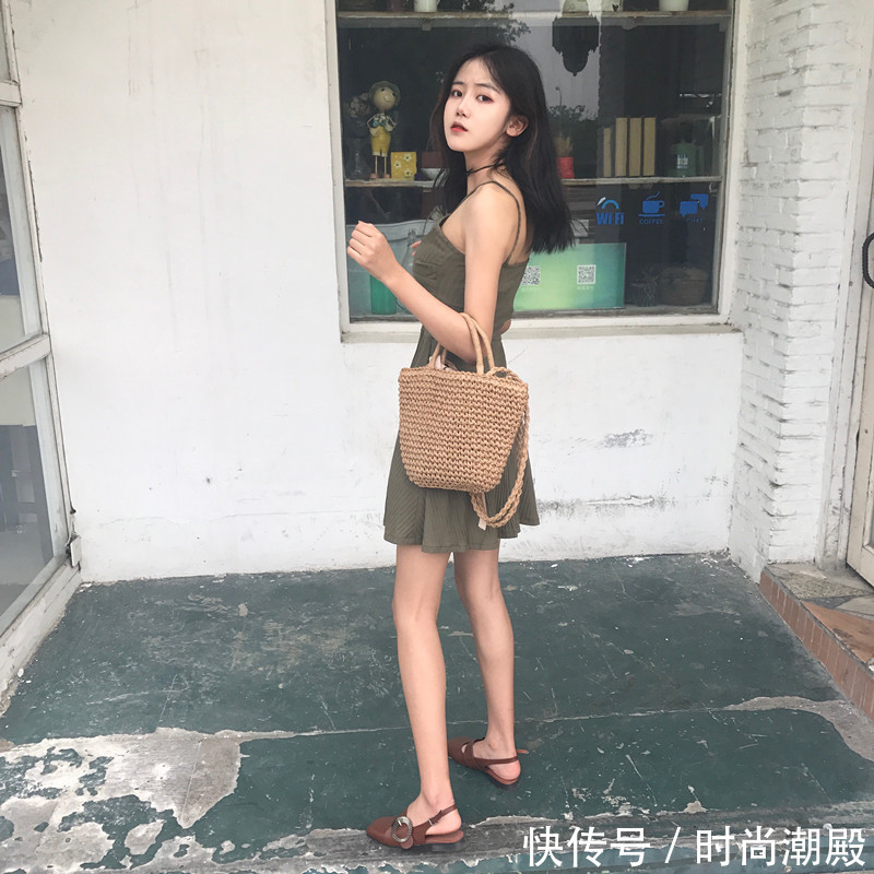舒适又时尚的连衣裙，展现你的完美身材，成熟女人味十足