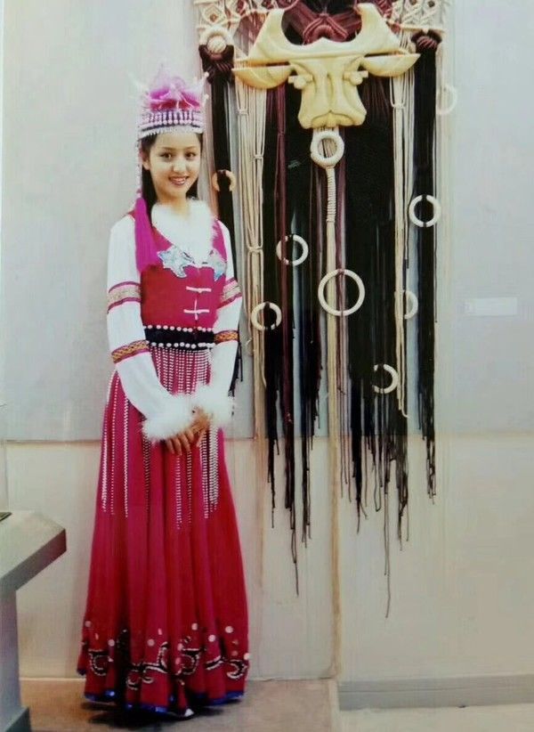 佟丽娅旧照曝光!原来她和大S一样曾经是黑肉底?连女明星遇上黝黑