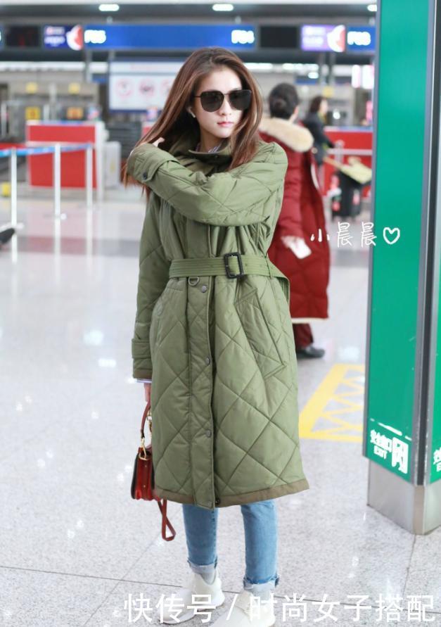 没大长腿就别学关晓彤穿军大衣了，张雪迎简直穿成了“尴尬”本人