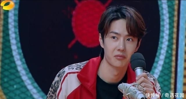 #表白#女观众在《向上》当场表白，看清王一博的表情，网友疯狂截图