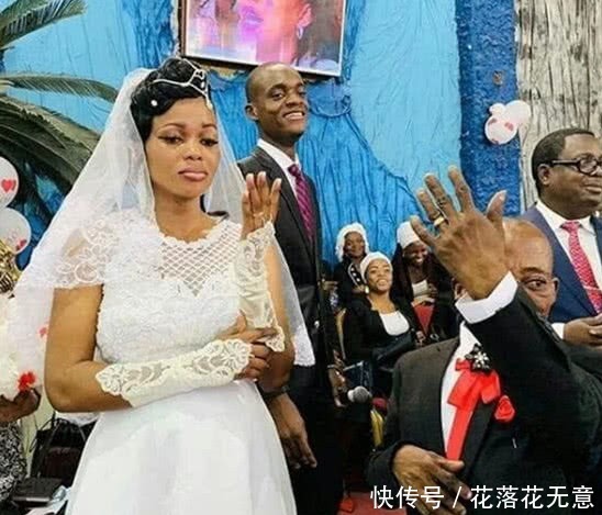 『照片』非洲一对新人婚礼照片走红,新郎乐开花新娘全程不高兴
