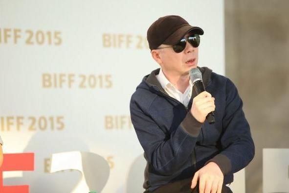 冯小刚澄清出逃传闻,意外曝光葛优范冰冰秘密