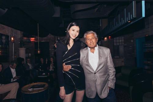 奚梦瑶和众星同框，气场不输他人，看完我只想说，减肥成这样就行