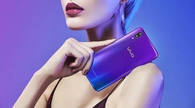 年轻潮人都在关注，中国新说唱引领两大时尚元素