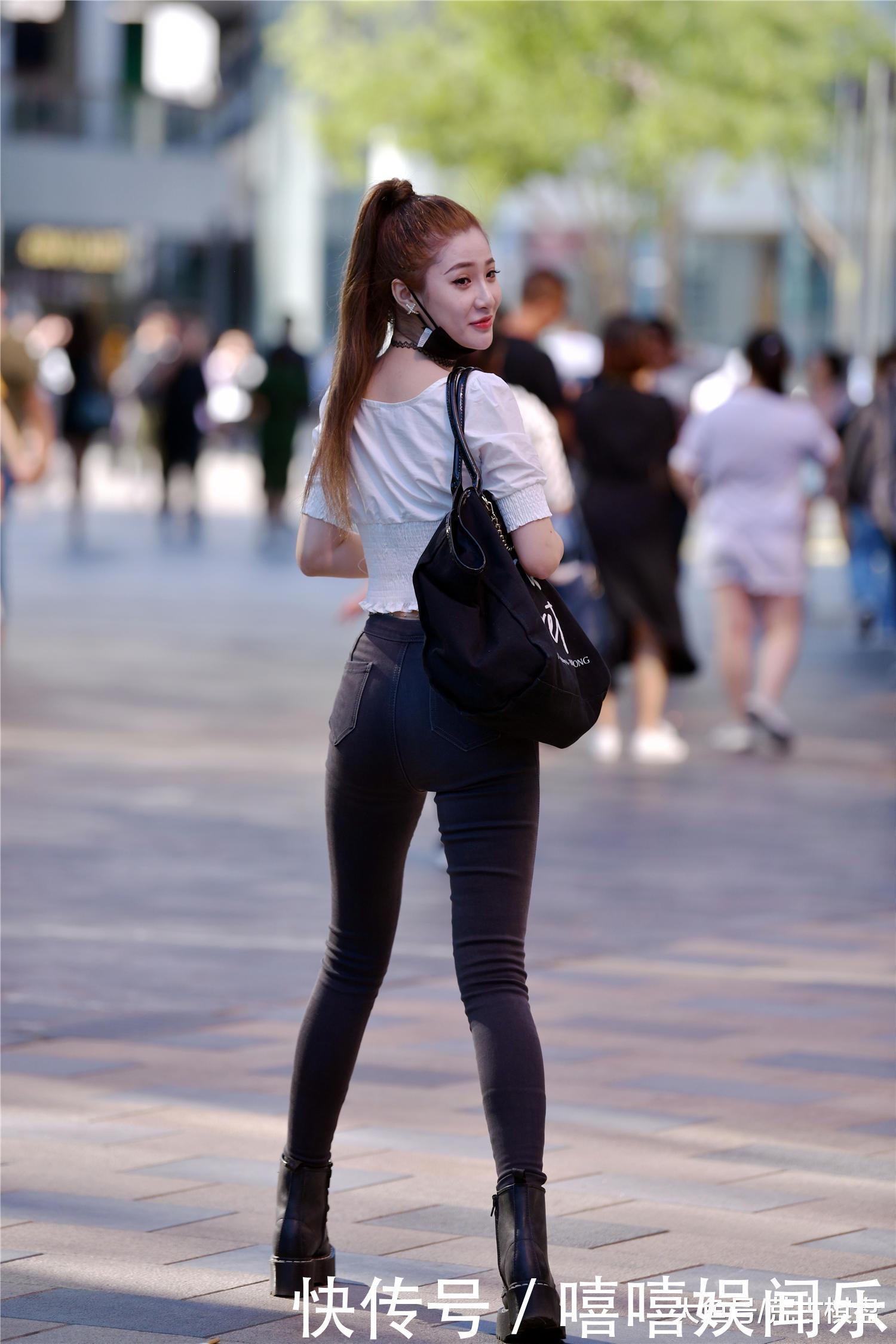  气质■修身牛仔裤，身材高挑姑娘更爱搭配，穿出自信和气质