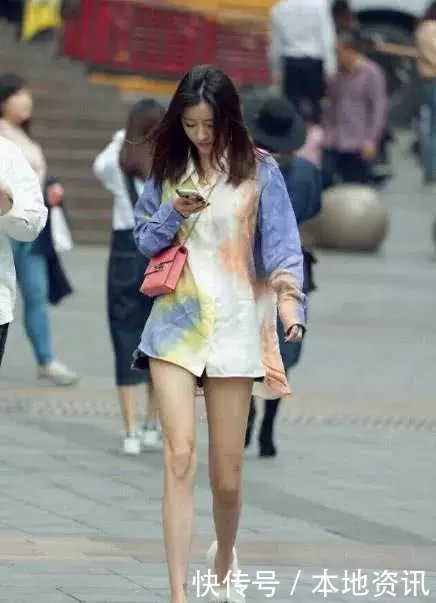 街拍:穿着时髦显身材显腿长小姐姐,美丽性感俏皮可人!