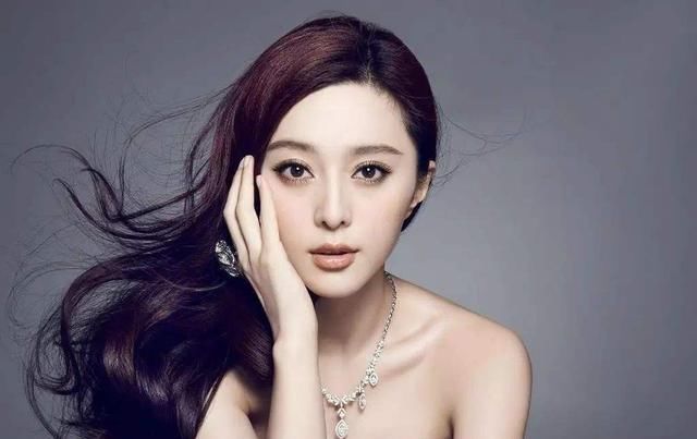  #女生#直男觉得“很丑”的3种脸型，但女生觉得挺美，尤其第三个