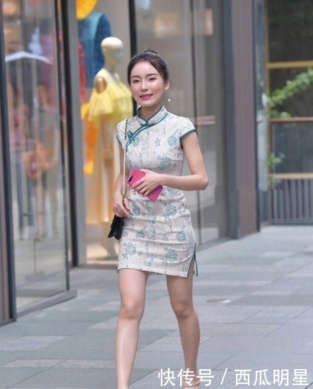 #碎花旗袍#秋季出行,个子不高配什么鞋子好,一双高跟鞋必不可少