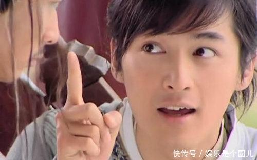 胡歌经纪人开除一事却牵出恋情，网友纷纷送上祝福：总算有人疼啦