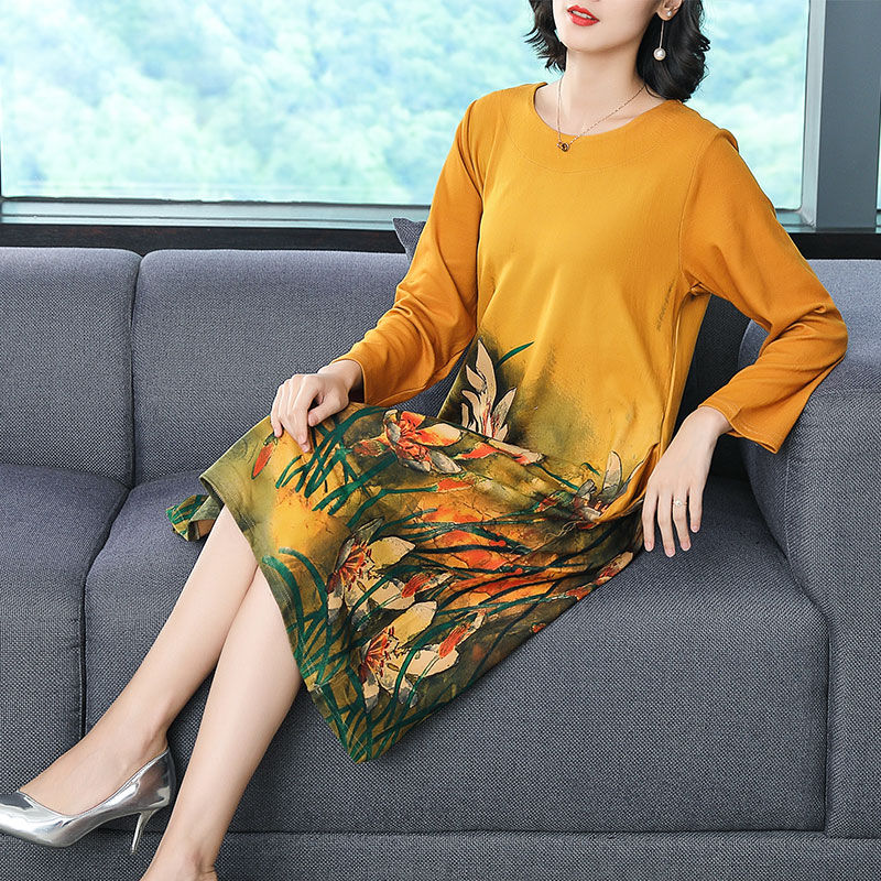 9月早晚温差大，一件洋气的秋裙，干练又不失女人味，想不美都难