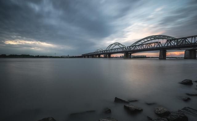 山东17市人均收入汇总:菏泽垫底，济宁第十一，烟台老五