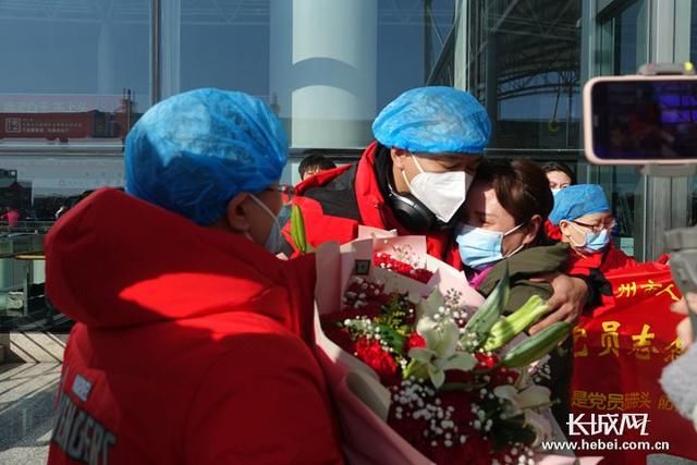  媒体记者|刚刚！第六批河北支援湖北医疗队出发