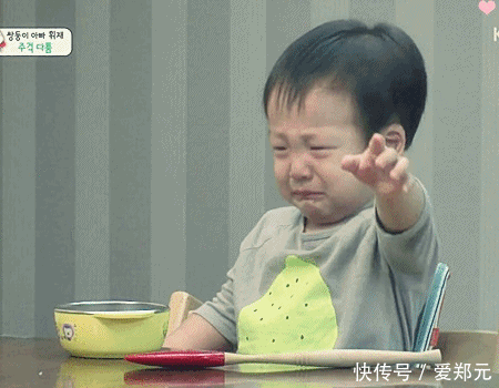 孩子是父母背后的