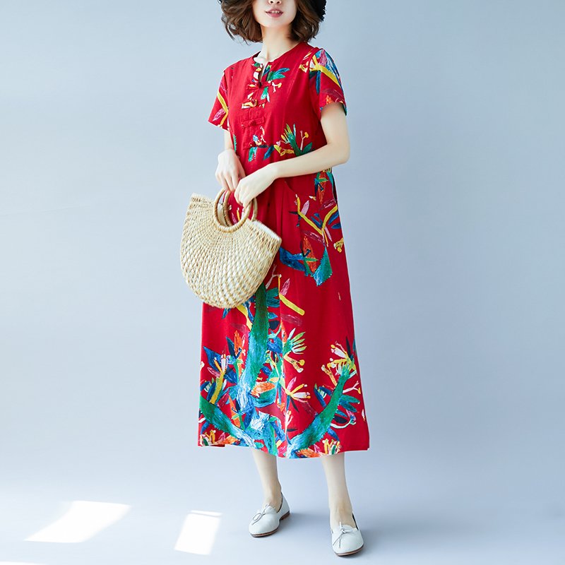 到了40的女人，也别穿太土!8月新出炉“妈妈装”，显嫩又显高