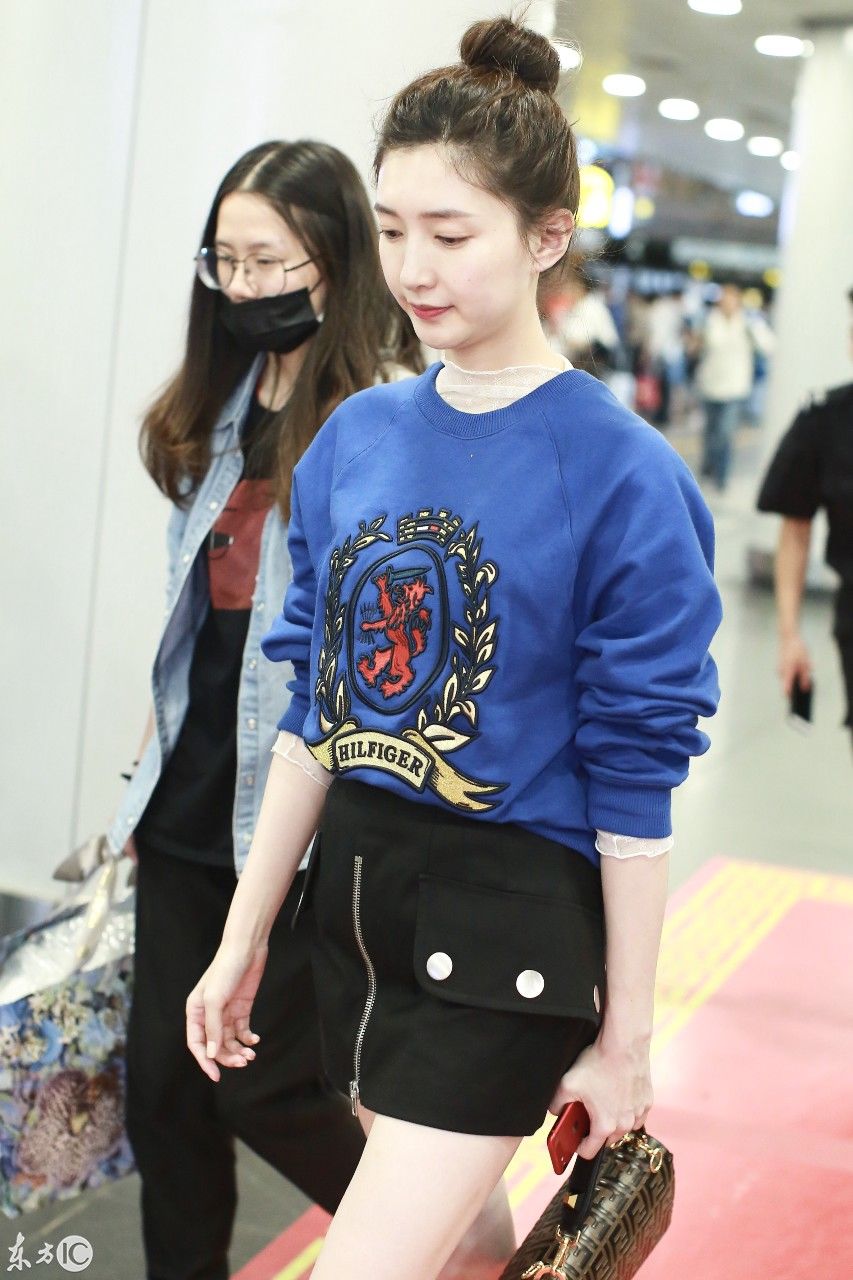 江疏影现身北京，网友:黄金分割的五官怎能不漂亮