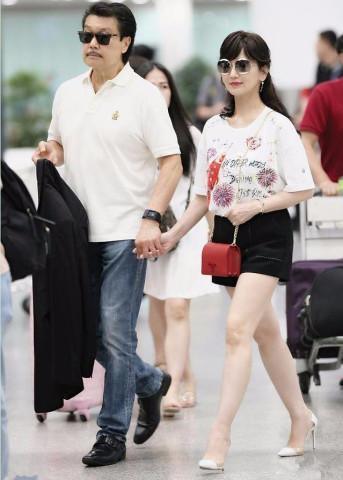 赵雅芝对这双鞋有执念,但衣服从未重复,网友:看完想买这双鞋