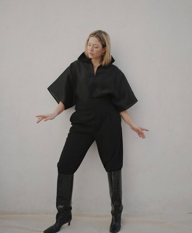  『皮靴』最新消息时髦窍门是啥？把肥裤子塞入皮靴里 丨步入式衣帽间