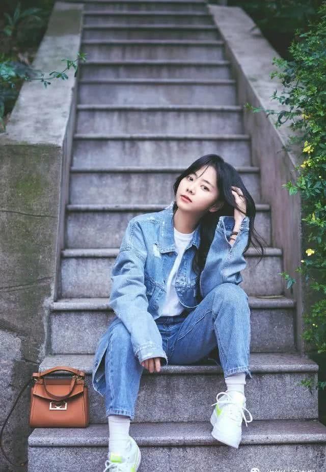  『呵呵』牛仔服太土？呵呵，别开玩笑了！这样穿，你就是超A女神