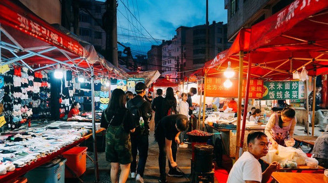 中国唯一的世界级“春城”:年平均16.5度,如今成为旅游中转站