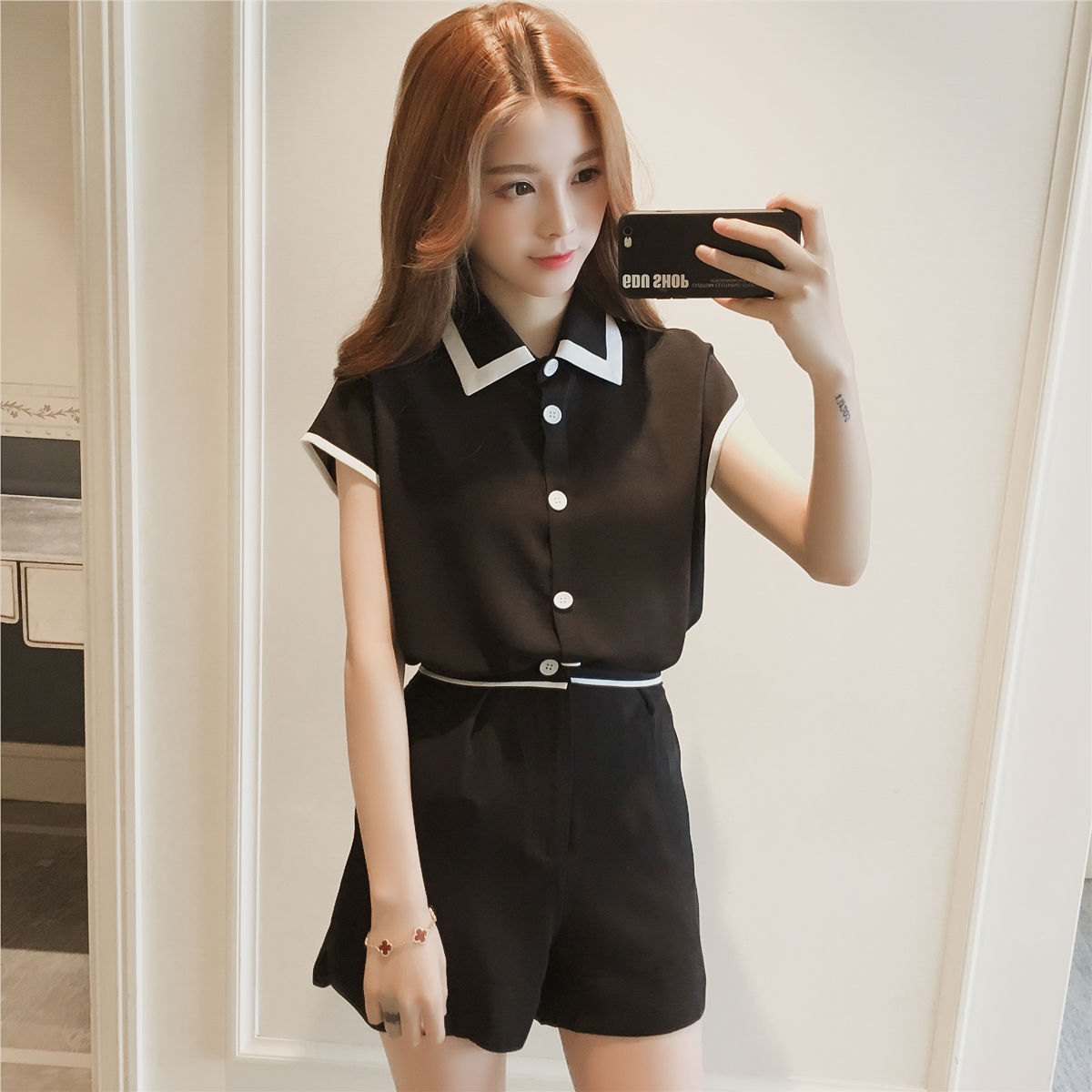 十分洋气的短裤套装,瞬间显瘦,让你一不小心惊艳路人