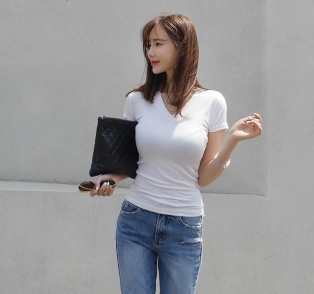  「洒脱」搭配修身牛仔裤，穿出自己洒脱气质显腿长，职场干练大方得体！