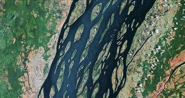 两年后世界最大水电站将不再是三峡, 这个水电站发电量达三峡两倍