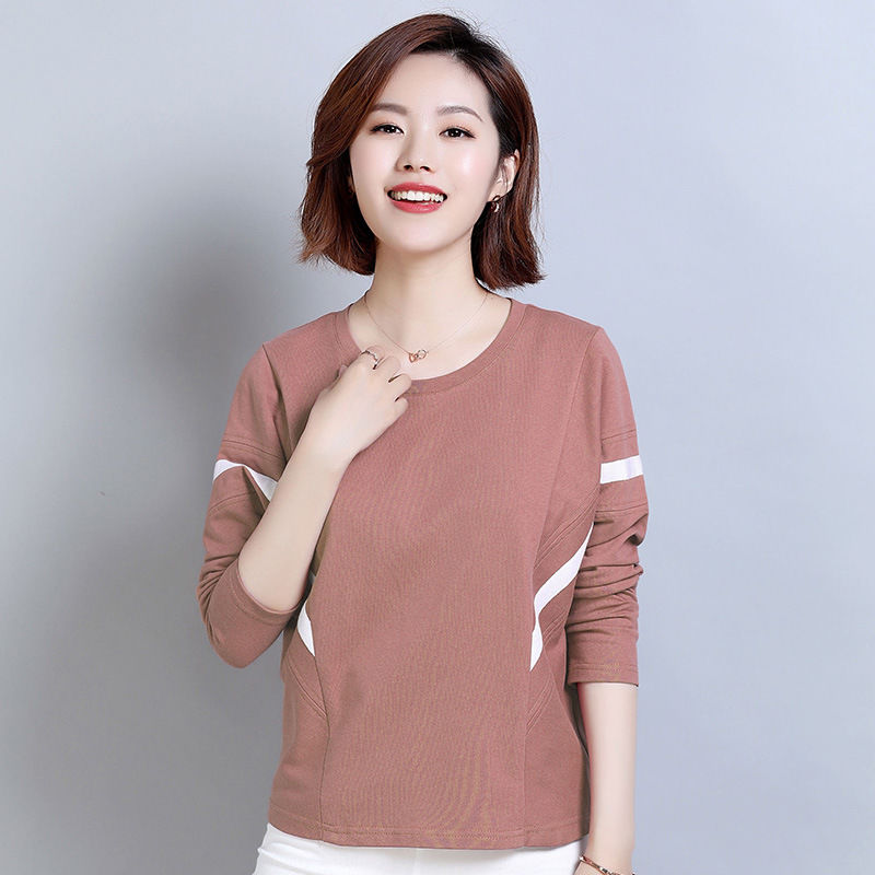 女人一旦40，再不打扮就显老，试试小衫+萝卜裤，洋气减龄美爆