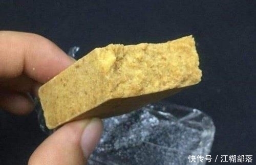  『一看』吃了压缩饼干可以扛饿48小时吗当放入沸水半个小时后,一看便知