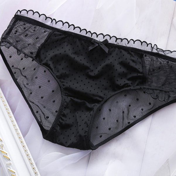 35岁老婆真敢穿，包臀裙+T裤，时髦又大胆，美得让人怦然心动