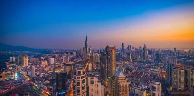 GDP超万亿，我国唯一拥有双国际机场的省会，堪比一线城市