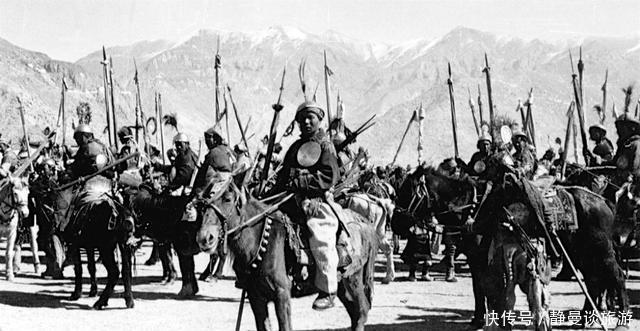 四十年代初西藏生活, 拉萨贵族江孜藏军