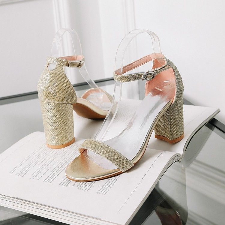 舒适的气质高跟鞋，四季可穿，给你甜美的夏日风情