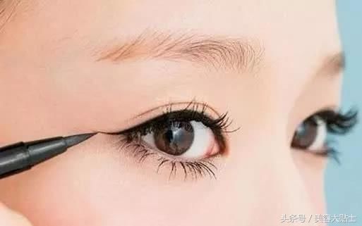 你还在这样化妆吗？真的是丑爆了！