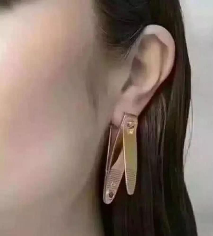 9张让强迫症患者“抓狂”到撞墙的图片 图一到底是撕不撕?