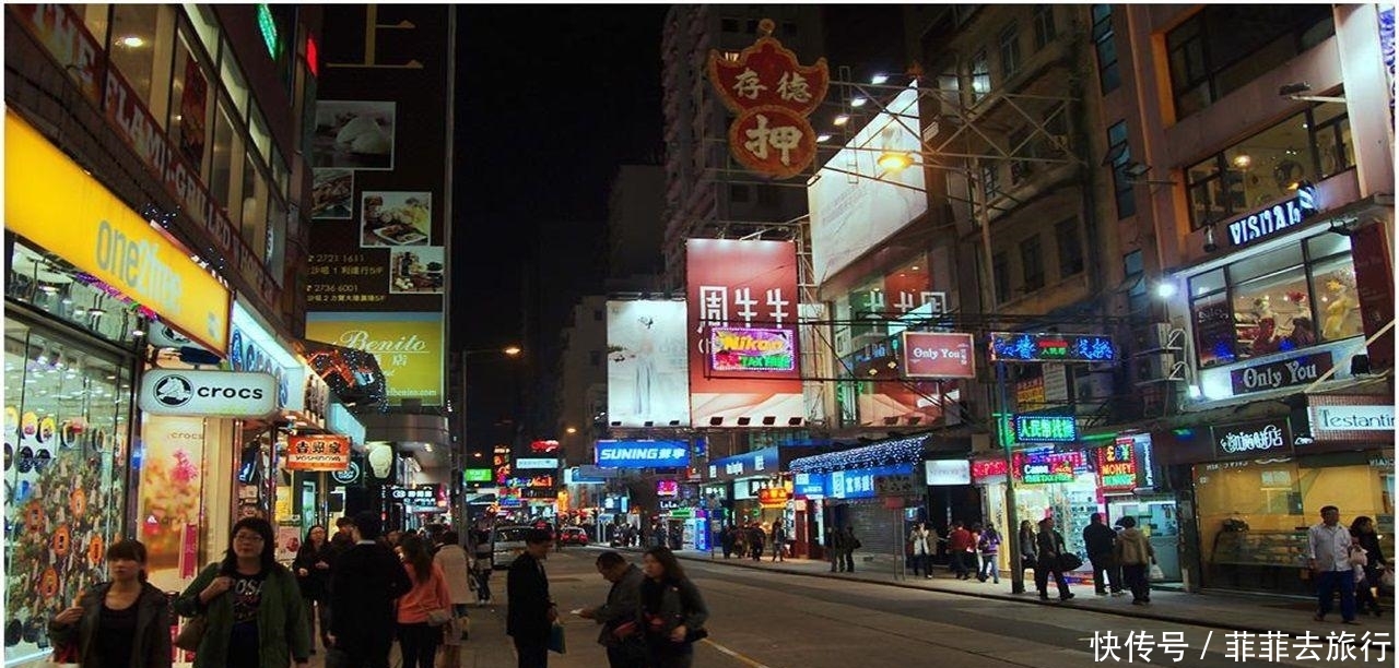外国人到中国旅游晚上从不出门,后来才知道原来中国生活这么幸福