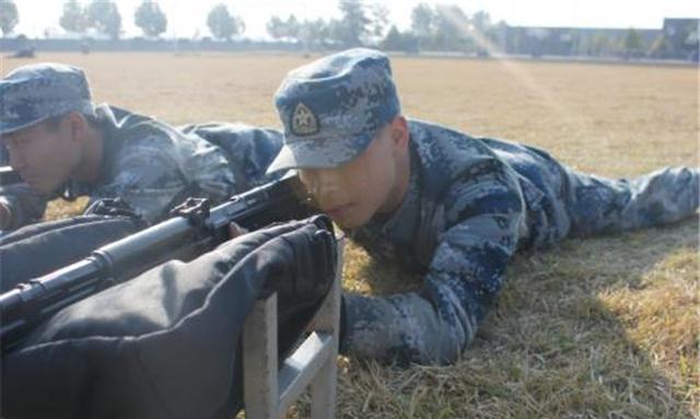 这8类退伍军人请注意，大家可以终身领钱了，倍感暖心的福利