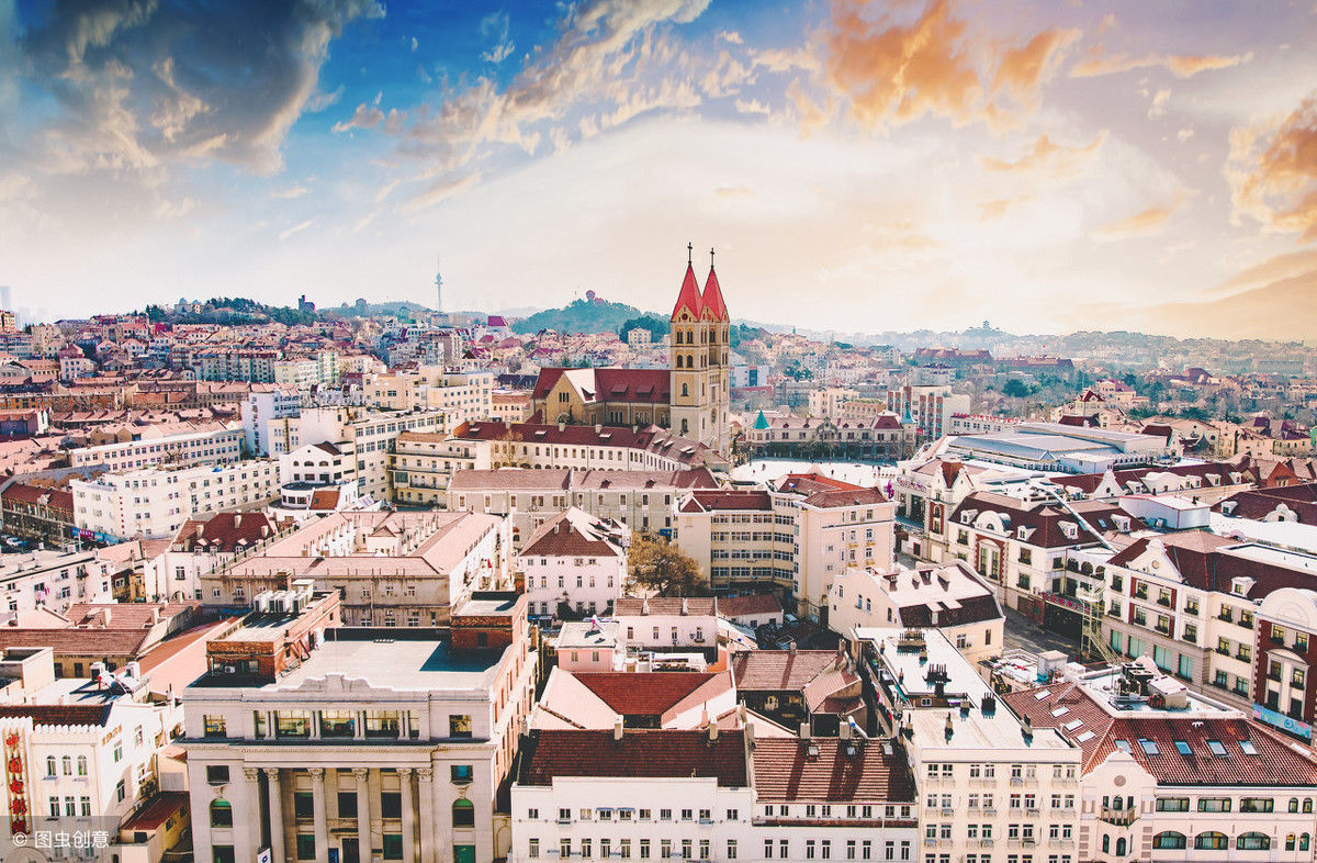 我国唯一一座更像欧洲的城市，随处可见欧式红屋顶，被誉东方瑞士