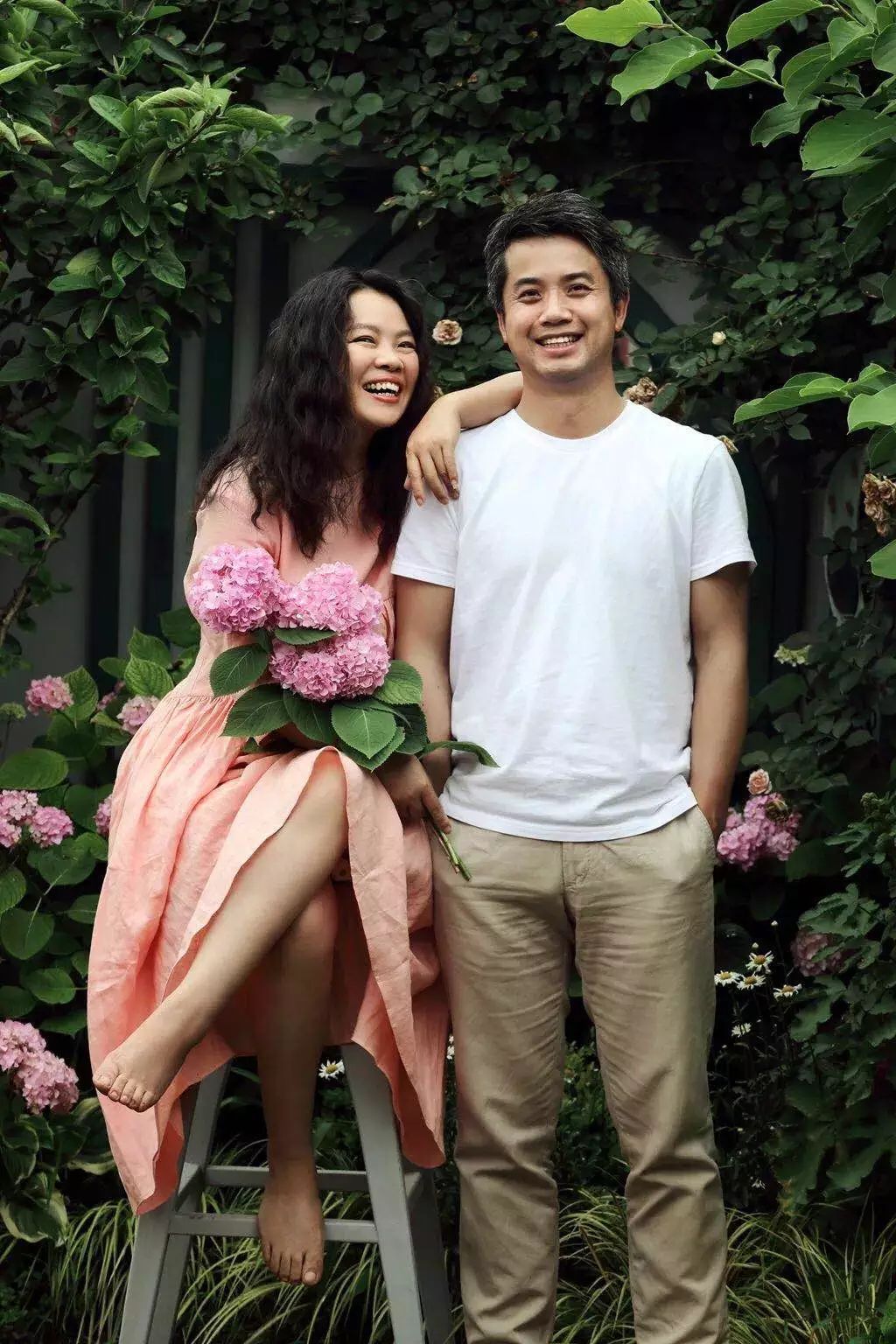 40岁高薪夫妇提前退休，造3000㎡花园惬意养老，还有酒坊！