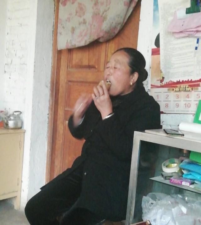 西北人冬天最惬意的享受（烤洋芋.罐罐茶）