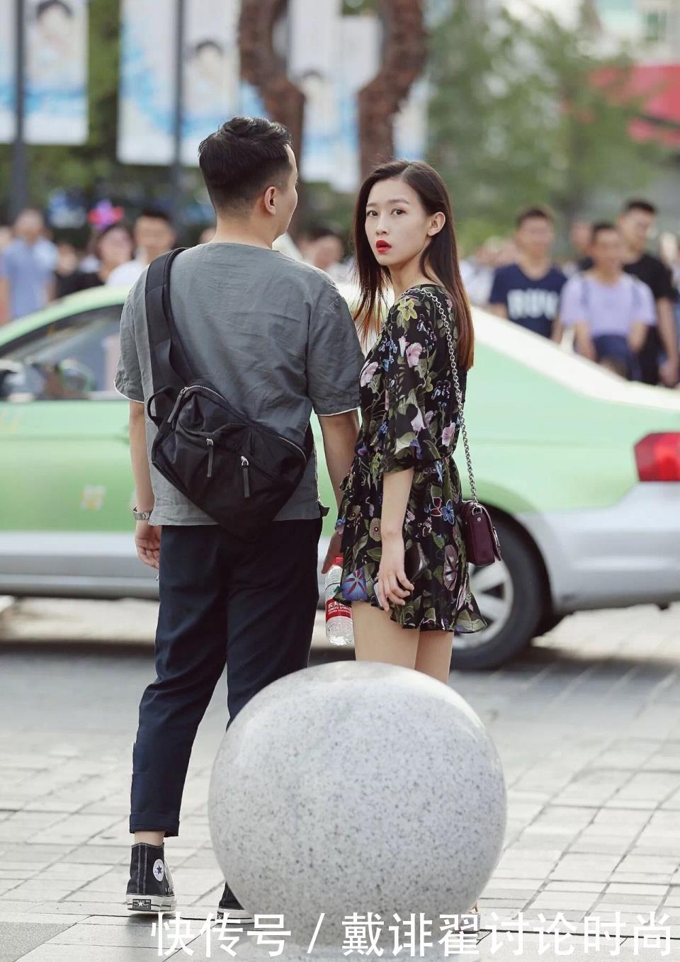 街拍:所为回眸一笑的百媚生,即使没有笑,图2美女也成功迷倒我!!