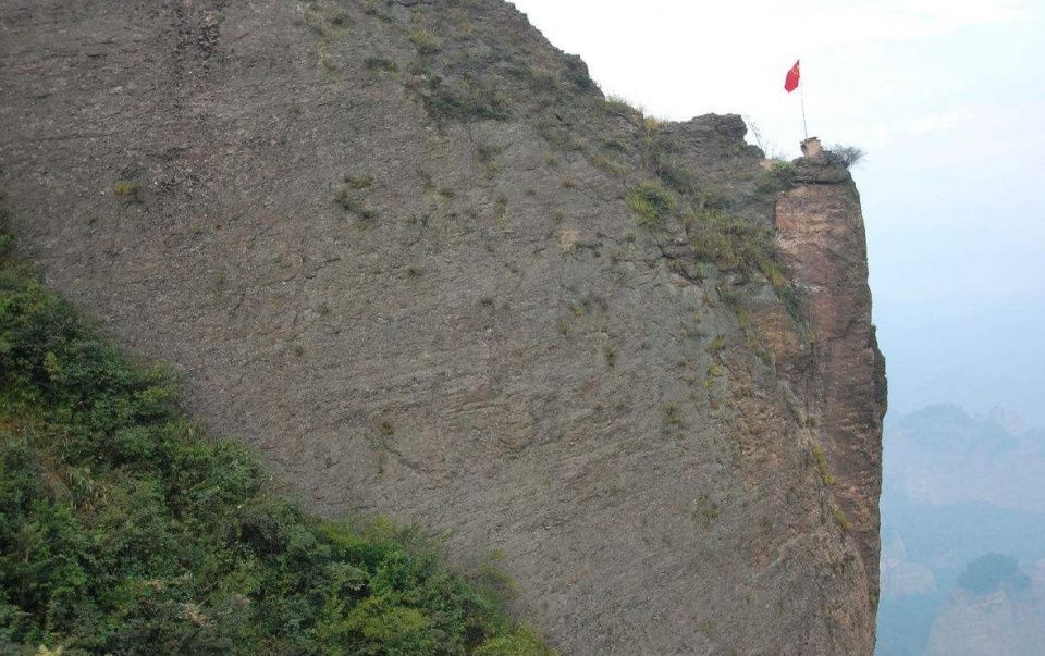 中国最危险的小庙，许多人为了烧一根香而失去生命