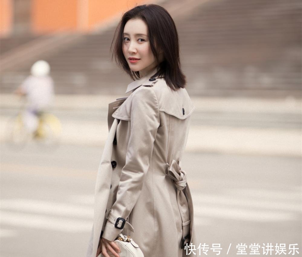 舒畅新造型惊艳了! 除了身上的风衣外套, 还有下身的阔腿裤!