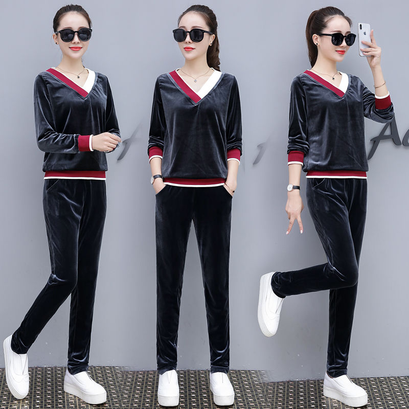 今年流行金丝绒运动卫衣，保暖还很洋气，穿上很好看