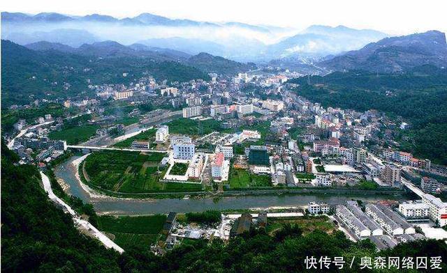  五峰县|曾是湖北最小的县城, 远看像一个镇, 搬迁后发展迅速
