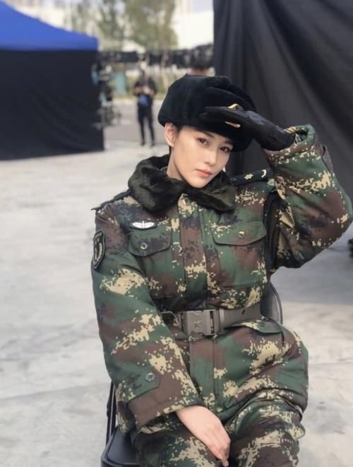  #名演员#本以为张馨予只是名演员，连续两天解锁新身份，网友猜测可能要隐退？