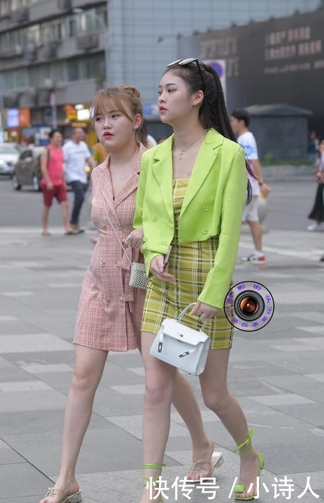 【气质】绿色西装搭配绿色连衣裙和绿色凉鞋,一身绿色穿出小清新气质