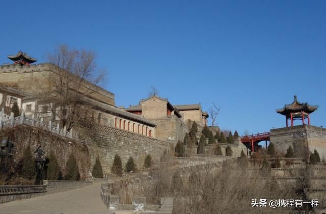 国内距离最近的两个县城,过条河就算出省,经济实力却相差较大