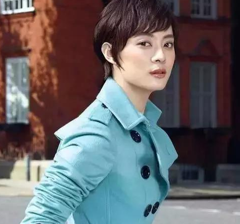 43岁周迅与35岁孙俪同框，不比不知道，一比吓一跳！